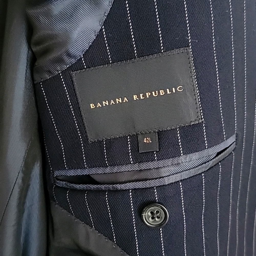 Men's Banana Republic suit Jacket. - Picture 6 of 7